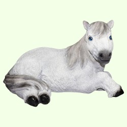 Скульптурный памятник Лошадь белая