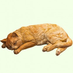Скульптурный памятник Спящий кот короткошерстный рыжий