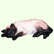 Скульптурный памятник Спящий кот сиамский