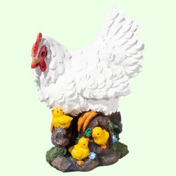 Садовая фигура Курочка с цыплятами белая