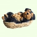 Садовая фигура Щенок Эрделя в корзинке